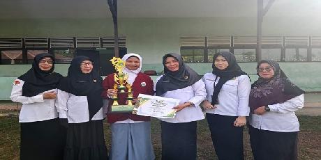 Prestasi Seni Budaya Menggema di Lapangan Upacara, MAN Mempawah Serahkan Sertifikat Pemenang Ajang E